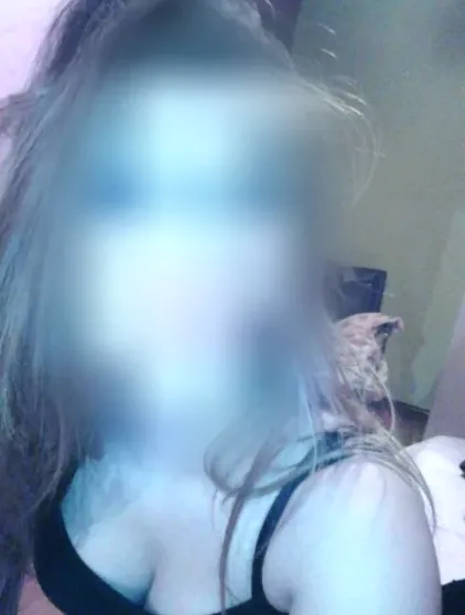 Amber, 25