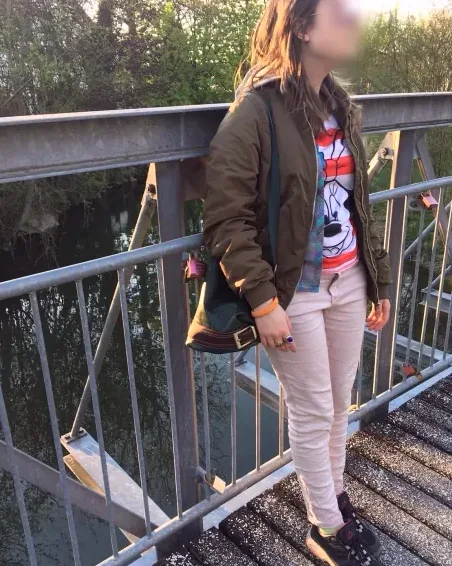 Bo, 24