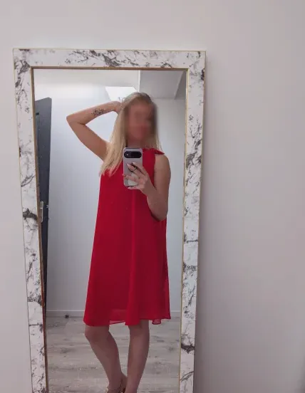 Daphne, 30