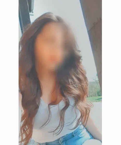 Demi, 24