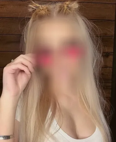 Eva, 32