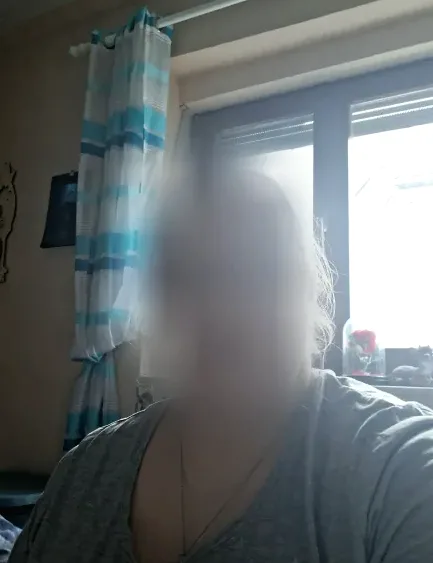 Isabel, 25