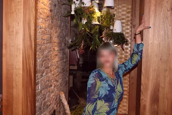 Olivia, 28