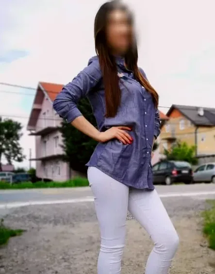 Sabine, 26