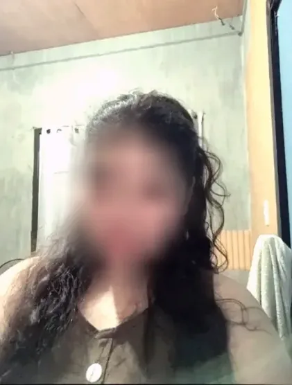 Sophie, 20
