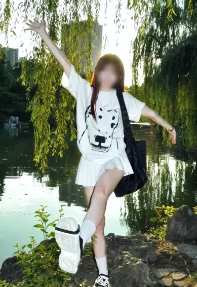 Wendy, 34